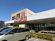 TSUTAYA 徒歩16分。レンタルビデオ 1270m