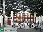 北区立赤羽小学校 徒歩8分。小学校 620m