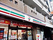 セブンイレブン板橋本町駅東店 徒歩4分。 260m