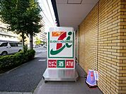 セブンイレブン北区岩淵店 109m