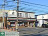 周辺：セブンイレブン村岡東店 徒歩14分。コンビニ 1090m