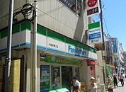 ファミリーマート大船駅北店 557m