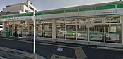 ファミリーマート六会日大駅前店 徒歩5分。コンビニ 330m