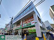 業務スーパー戸塚店 徒歩10分。 740m