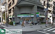 ファミリーマート辻堂新町三丁目店 徒歩8分。コンビニ 630m