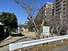 周辺：下大利矢倉2号公園まで徒歩約3分　ブランコやすべり台等の遊具のある春には桜がきれいな公園です。