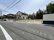 現況更地・測量済みのため建築計画を立てやすい土地です♪