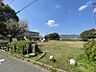 周辺：桜町公園　237ｍ　徒歩約3分　公園の外周を取り囲むように桜の木が植えられていて、遊具、グラウンドがある公園！