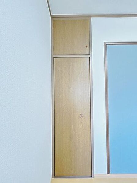 南側洋室6帖収納