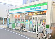 ファミリーマートトウエイ西六郷店(コンビニ)まで381m