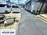 外観：前面道路含む現地写真