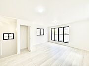 ◆2号棟◆～Living～　日当たりのいい2階リビングはプライベート性も高く、落ち着いて暮らせます。ゆとりある暮らしと心地よい住環境が紡ぐ贅沢な時間をご家族みんなでお過ごし下さい。