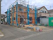～Exterior～　角地により陽当り・風通し良好です。一戸建ての大きなメリットは、自分達の「土地」を「自由に」使える事です。ガーデニングやＤＩＹ，車やバイクの趣味など様々な用途で利用できます。