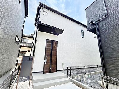 外観:シンプルで落ち着きのある建物は住むかたの個性でオリジナルなものになっていきます。 外観:シンプルで落ち着きのある建物は住むかたの個性でオリジナルなものになっていきます。
