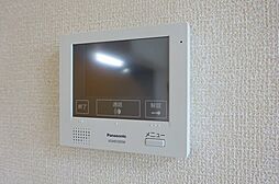 モニター付きインターホンで、来客の顔を確認できます。