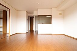 ローズガーデン・レジス　ＡＢＣＤ B202 2階3LDKの室内