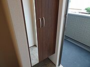 トールタイプの姿見付シューズボックス