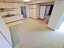 なかつるコーポ 4LDKのリビング/ダイニング