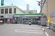 ファミリーマート　皆実町六丁目店