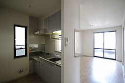 JR山陽本線 向洋駅 徒歩23分の賃貸アパート 2階2LDKのリビング/ダイニング