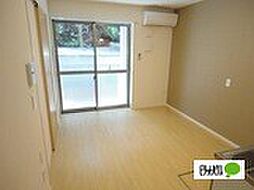 モイス・シャームII 101 1階1LDKのリビング/ダイニング