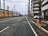 外観：前面道路含む現地写真