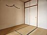 室内：畳のあるお部屋はほっとしますね。