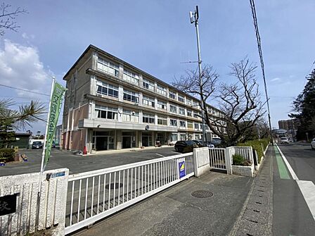 浜松市立鴨江小学校(560m)