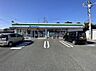周辺：ファミリーマート 西岩田店（370m）