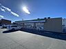 周辺：ファミリーマート 湖西吉美店（460m）