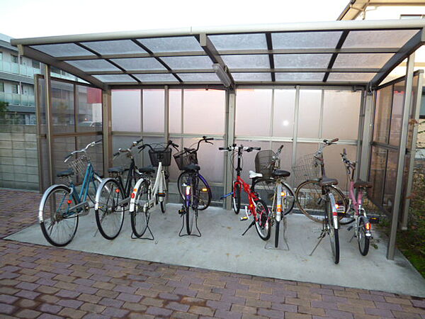 画像30:自転車置き場
