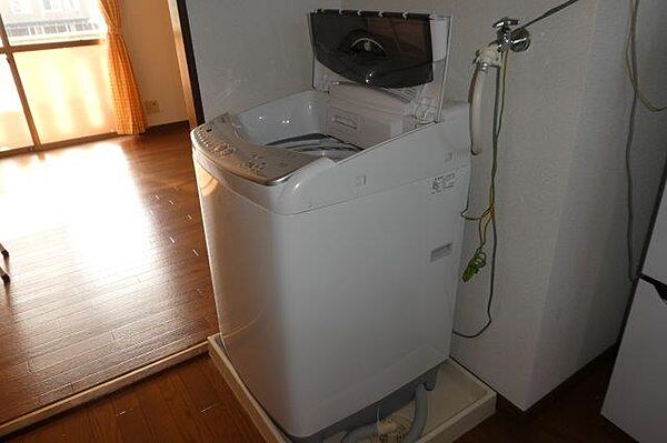 画像7:洗濯機置き場（洗濯機完備）