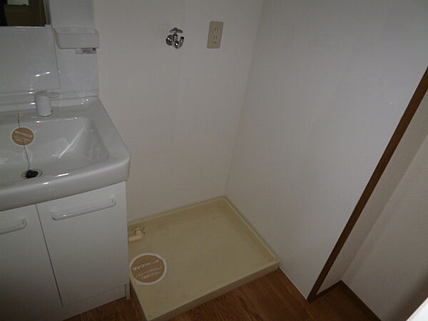 画像16:洗濯機置き場