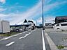 外観：前面道路含む現地写真