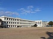 田原中部小学校 750m