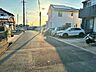 外観：前面道路含む現地写真