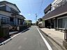 外観：前面道路含む現地写真
