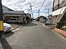外観：前面道路含む現地写真