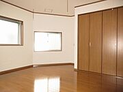 2面採光の明るいお部屋です。