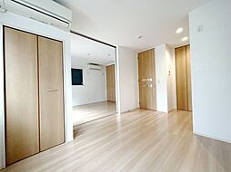 Clarity 101 1階1DKのリビング/ダイニング