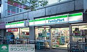 ファミリーマート坪田リバーサイド店 徒歩2分。コンビニ 130m