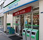 ファミリーマート 589m