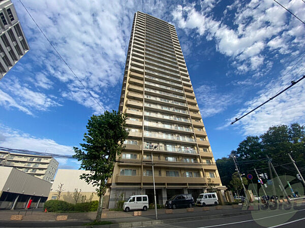 北海道札幌市中央区北三条西16丁目(賃貸マンション3LDK・13階・87.24㎡)の写真 その1