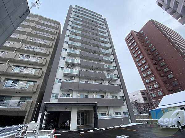 北海道札幌市中央区南四条西13丁目(賃貸マンション3LDK・15階・58.59㎡)の写真 その1