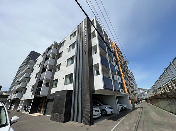 北海道札幌市中央区南八条西1丁目(賃貸マンション2LDK・3階・57.17㎡)の写真 その1