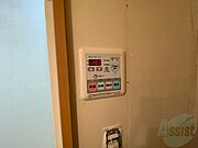 浴室乾燥機です。これで湿気の多い時期の洗濯物もすぐに乾きます