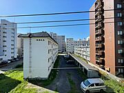 窓からの日光は気持ちを明るくしてくれますよ。