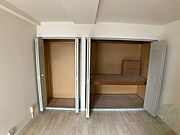 寝室の収納です。部屋がすっきり片付きます。