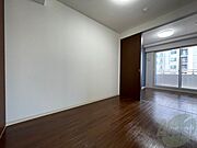 広々していて使いやすい洋室になっていました！