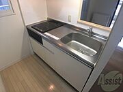キッチンです。一人暮らしなら十分な大きさですね。